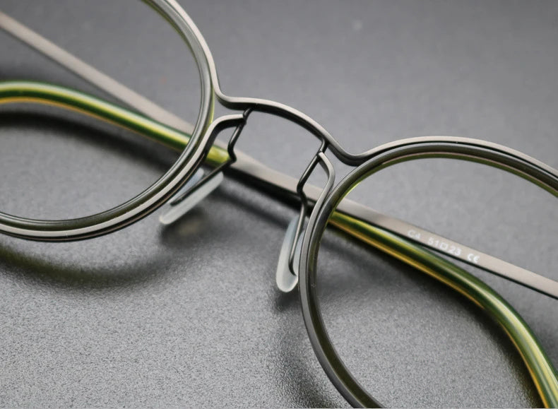 Montura de gafas de titanio vintage Luxxion