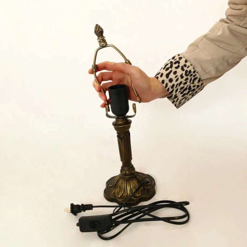 RETRO TIFFANY TABLE LIGHT BAROQUE