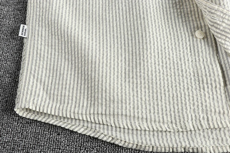 SHORT-SLEEVED SHIRT