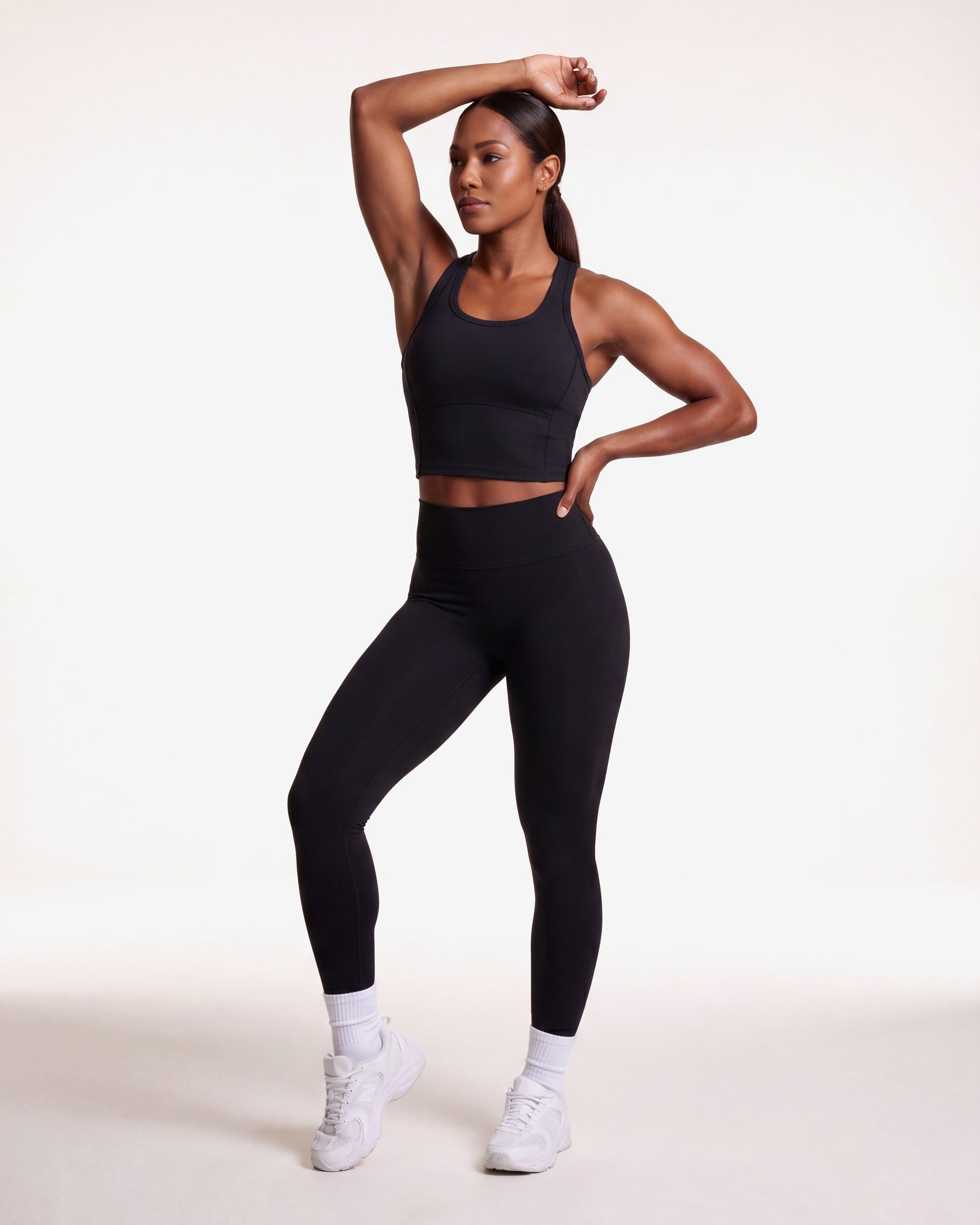 VARCEA Seamless High Tank in black — three-quarter view