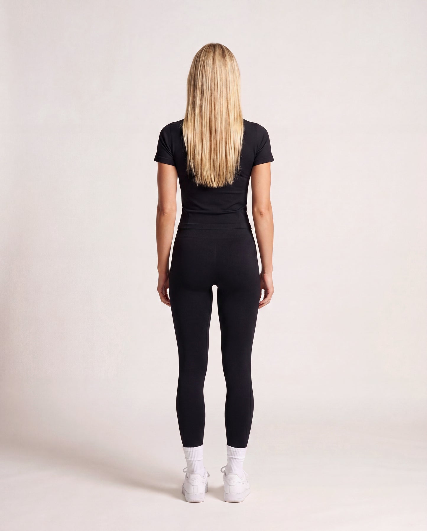 VARCEA Black Seamless T Shirt